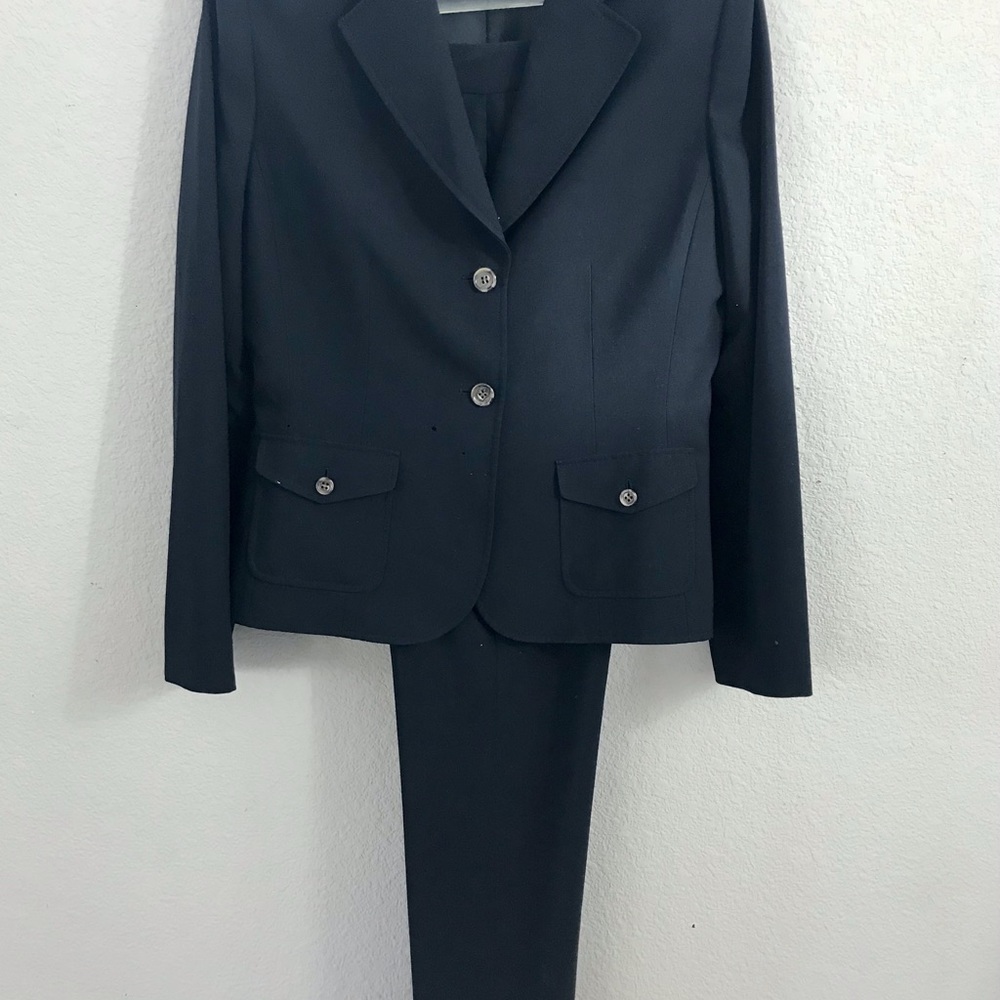 TAHARI PANTS SUIT